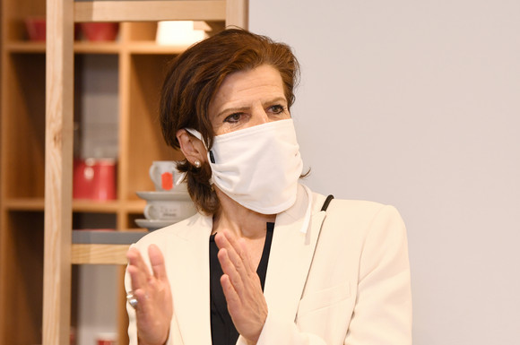 Besuch Wirtschaftsministerin informiert sich über die aktuelle Situation des Einzelhandels im Land Besuch Tritschler und Breuninger