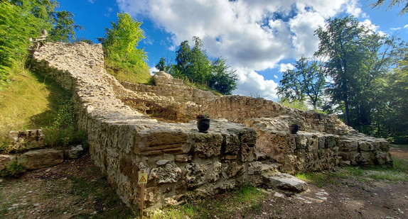 Kocherburg: Reste des Turms im Westen