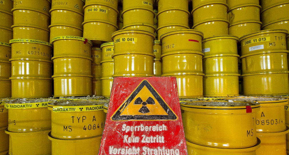 Gelbe Fässer für Atommüll (Foto: © dpa)