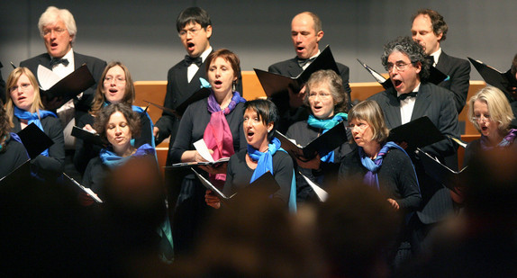 Maulbronner Kammerchor bei den Tagen der Chor-und Orchestermusik in Bruchsal (Bild: © dpa)