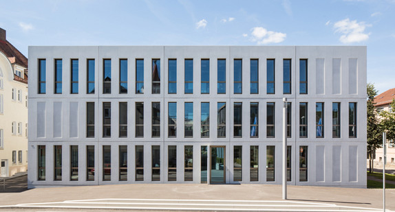 Erweiterungsbau des Finanzamtes Biberach (Quelle: Christian Richters Fotografie)