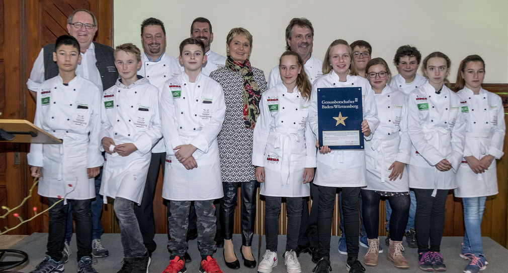 Die Genussbotschafter sind Heiner Beck, Inhaber der Backstube BeckaBeck in Römerstein, und die Meistervereinigung Gastronom Baden-Württemberg e.V. aus Ehingen-Dächingen (Bild: Ministerium für Ländlichen Raum und Verbraucherschutz / MBW Marketinggesellschaft mbH)