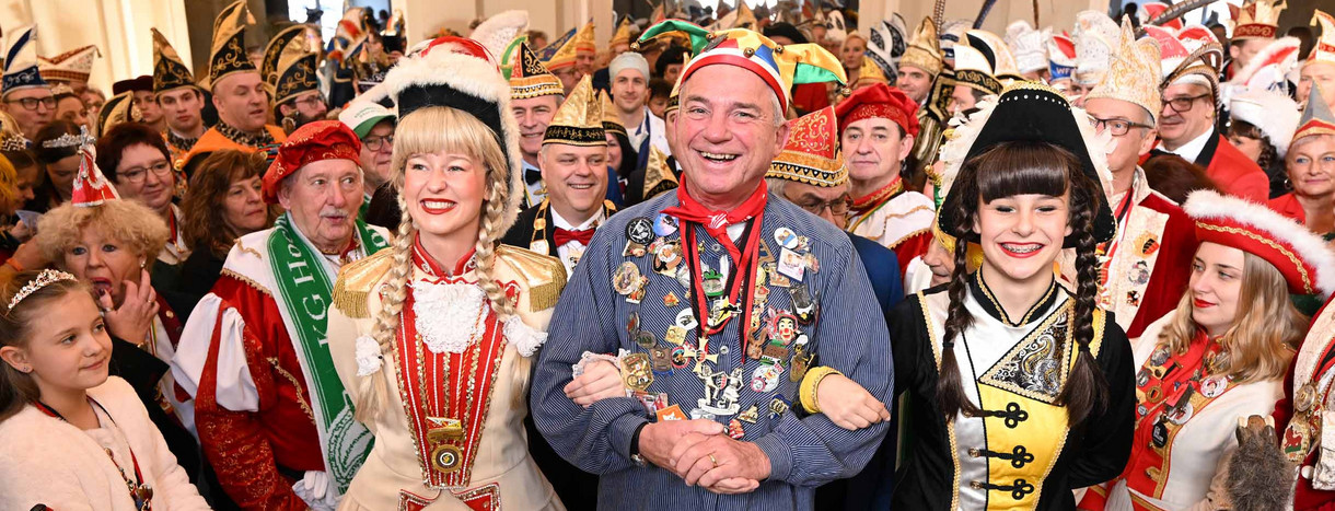 Innenminister Thomas Strobl (Mitte) beim Empfang für die Karnevals- und Fasnachtsvereine des Landes 