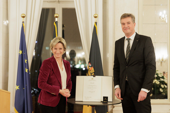 Verleihung Wirtschaftsmedaille 2022 - Ministerin Dr. Nicole Hoffmeister-Kraut und Rainer Otto F. Scharr