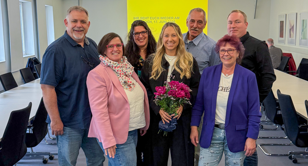 Der neue Vorstand des 21. Landeselternbeirats; von links: Jörg Vettermann und Susanne Balzer (beide stellvertretende Vorsitzende), Stephanie Wieland (stellvertretende Kassenwartin), Vanessa Scholz (Vorsitzende), Friedhelm Biene (Kassenwart), Chrissy Bach (Schriftführerin) und Georg Beier (stv. Vorsitzender).