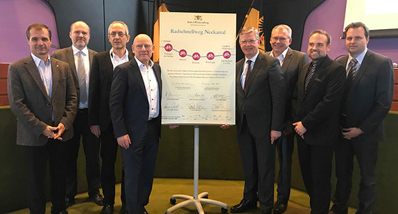Land, Landkreis Esslingen und beteiligte Kommunen unterzeichnen Mitwirkungserklärung.