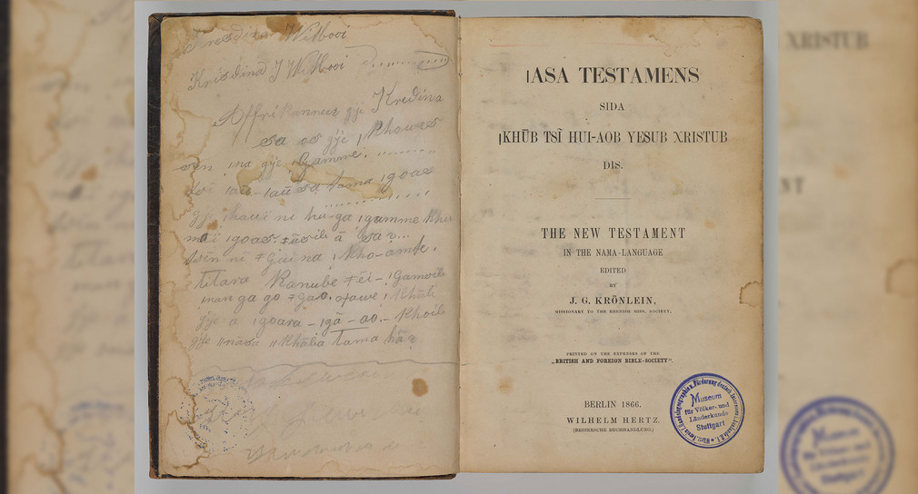 Familienbibel von Hendrik Witbooi, erbeutet von deutschen Eroberern beim Sturm auf Hornkranz 1893 (© Linden-Museum Stuttgart, Dominik Drasdow).