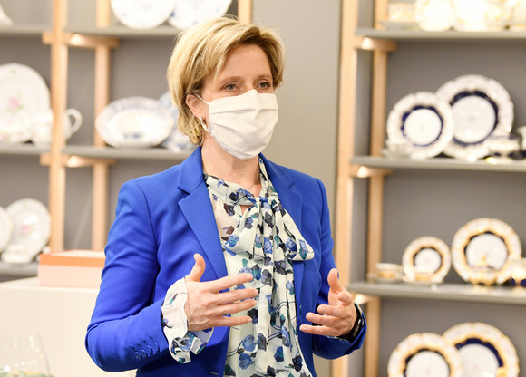 Besuch Wirtschaftsministerin informiert sich über die aktuelle Situation des Einzelhandels im Land Besuch Tritschler und Breuninger