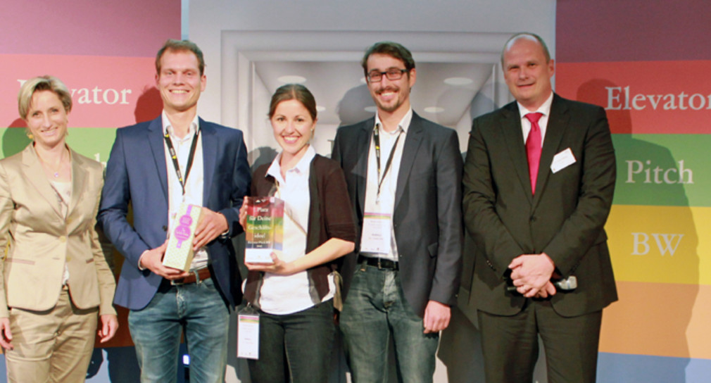 Wirtschaftsministerin Nicole Hoffmeister-Kraut mit den Gewinnern des Elevator-Pitch Baden-Württemberg 2016 GoSilico aus Karlsruhe (1. Platz)