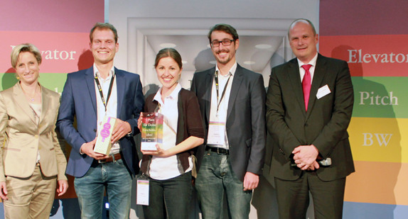 Wirtschaftsministerin Nicole Hoffmeister-Kraut mit den Gewinnern des Elevator-Pitch Baden-Württemberg 2016 GoSilico aus Karlsruhe (1. Platz)