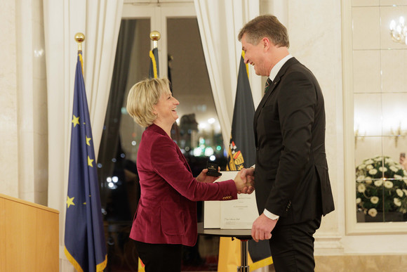 Verleihung Wirtschaftsmedaille 2022 - Ministerin Dr. Nicole Hoffmeister-Kraut und Rainer Otto F. Scharr