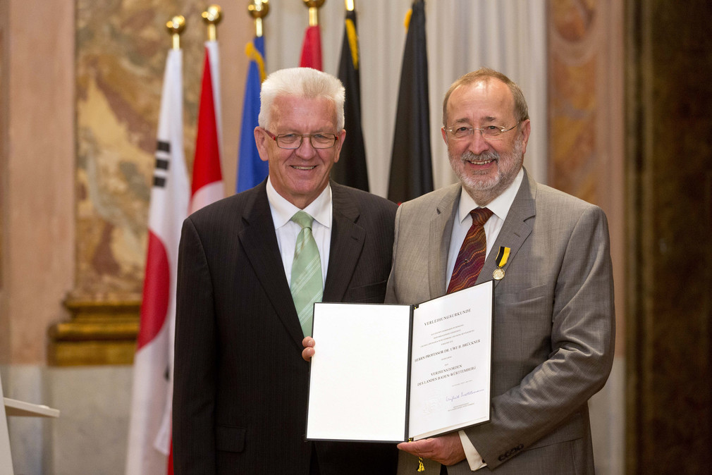 Ministerpräsident Winfried Kretschmann (l.) und Prof. Dr. Uwe Brückner (r.)