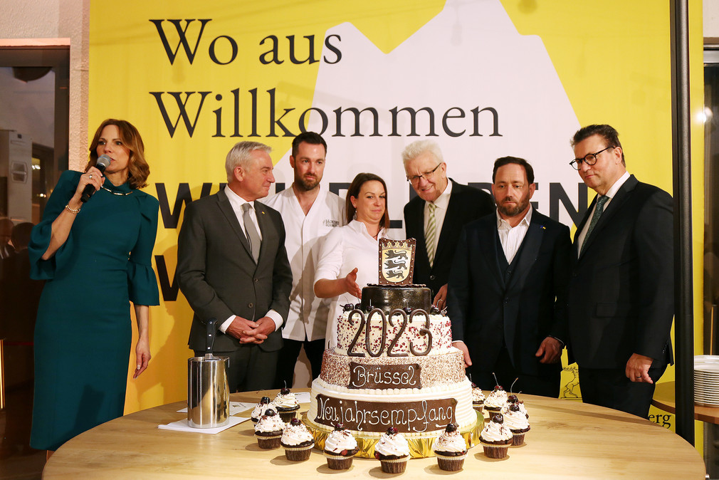 Präsentation einer Baden-Württemberg-Torte 