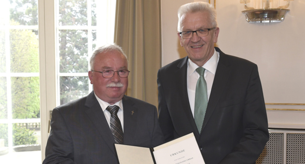 Ministerpräsident Winfried Kretschmann (r.) und Wolfgang Urban (l.) 