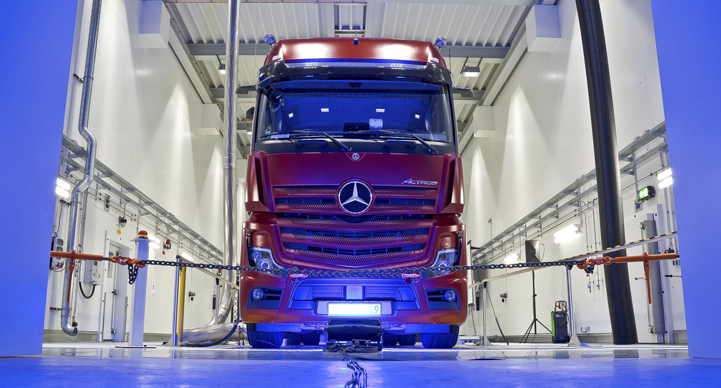Daimler und Volvo arbeiten bei der Entwicklung von Brennstoffzellen für Lastkraftwagen zusammen. (Bild: picture alliance/MediaPortal Daimler AG/dpa)