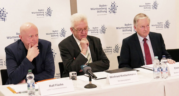 v.l.n.r.: Ralf Fücks, Ministerpräsident Winfried Kretschmann und Christoph Dahl (Foto: © BW Stiftung) 