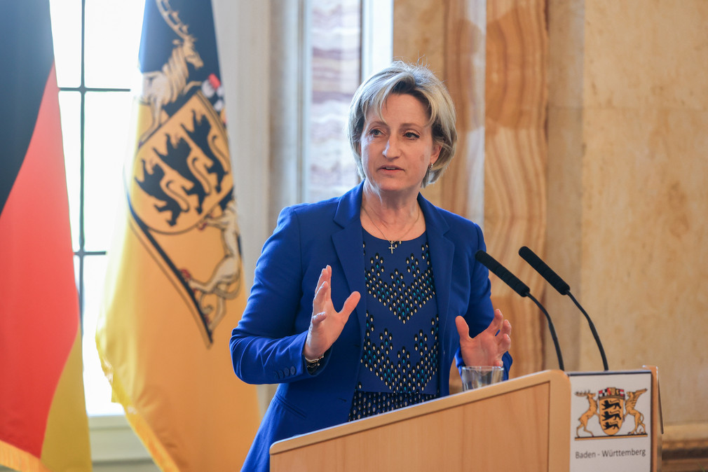  Dr. Nicole Hoffmeister-Kraut, Ministerin für Wirtschaft, Arbeit und Tourismus, bei ihrer Ansprache