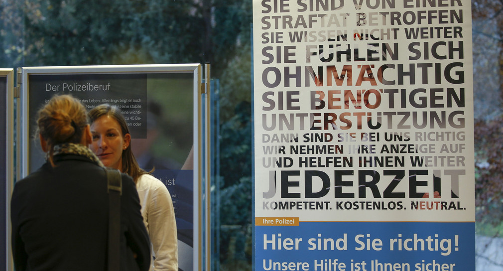 Ein Plakat wirbt für die Polizei (Bild: © Ministerium für Inneres, Digitalisierung und  Migration Baden-Württemberg)