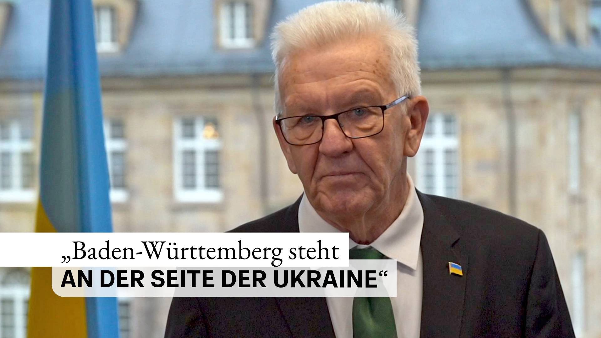 Ministerpräsident Winfried Kretschmann bei seiner Videobotschaft anlässlich des zweiten Jahrestags des russischen Angriffskriegs gegen die Ukraine.