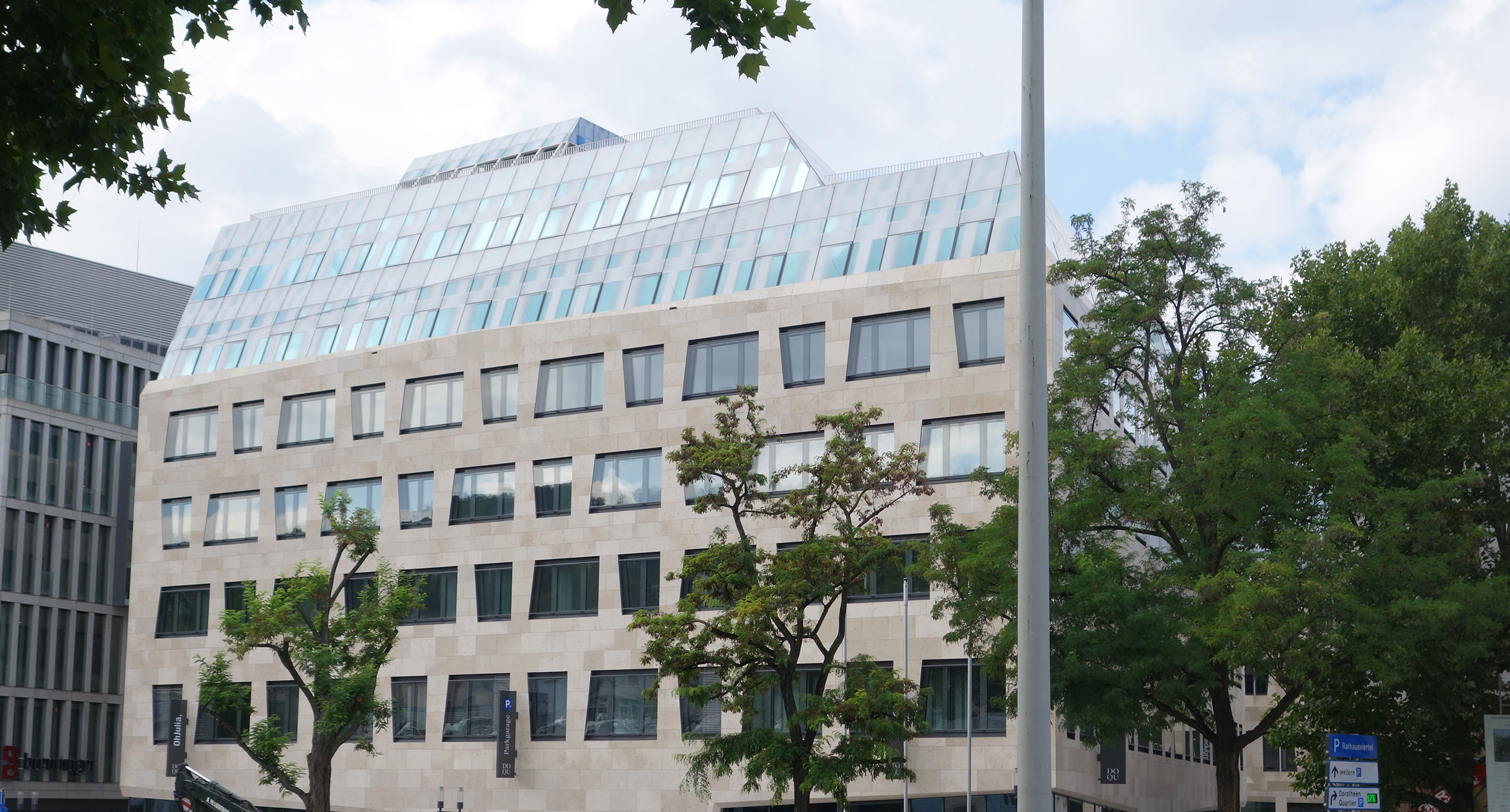 Gebäudes des Sozialministeriums Baden-Württemberg im Dorotheenquartier in Stuttgart