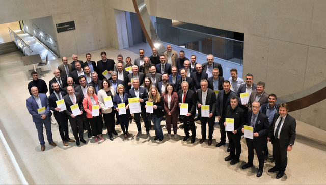 &Uuml;bergabe von Breitbandf&ouml;rderbescheiden