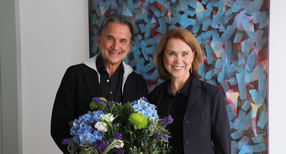 Tamas Detrich, Intendant des Stuttgarter Balletts (links), und Kunstministerin Petra Olschowski (rechts)