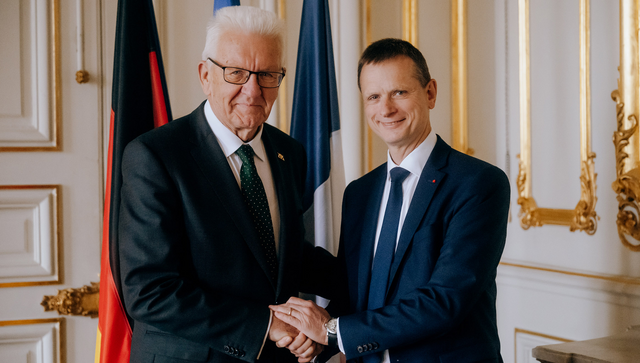 Ministerpr&auml;sident Winfried Kretschmann (links) und Jacques Witkowski (rechts), Pr&auml;fekt der Region Grand Est
