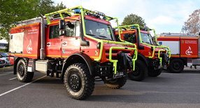 &Uuml;bergabe Tankl&ouml;schfahrzeuge Waldbrand