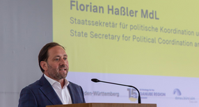 Staatssekret&auml;r Florian Ha&szlig;ler spricht beim Festakt des Landes Baden-W&uuml;rttemberg im Rahmen des 14. Internationalen Donaufests Ulm/Neu-Ulm.